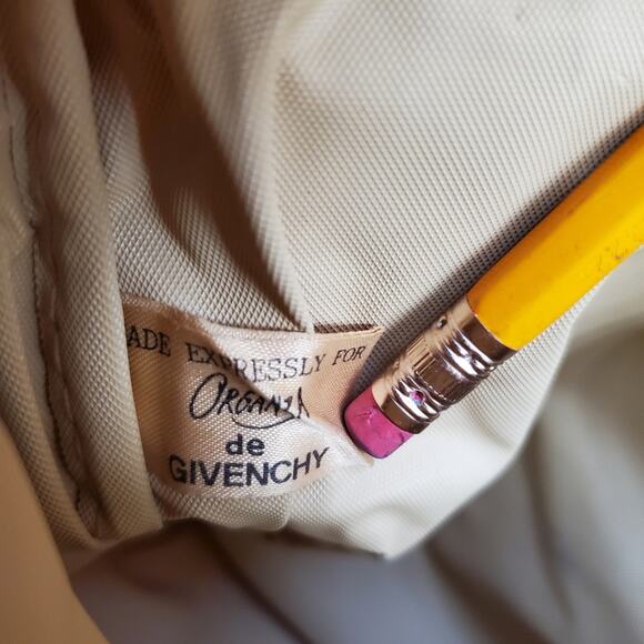 Givenchy Vintage Logo Gold Textile Clutch - Picture 3 of 6